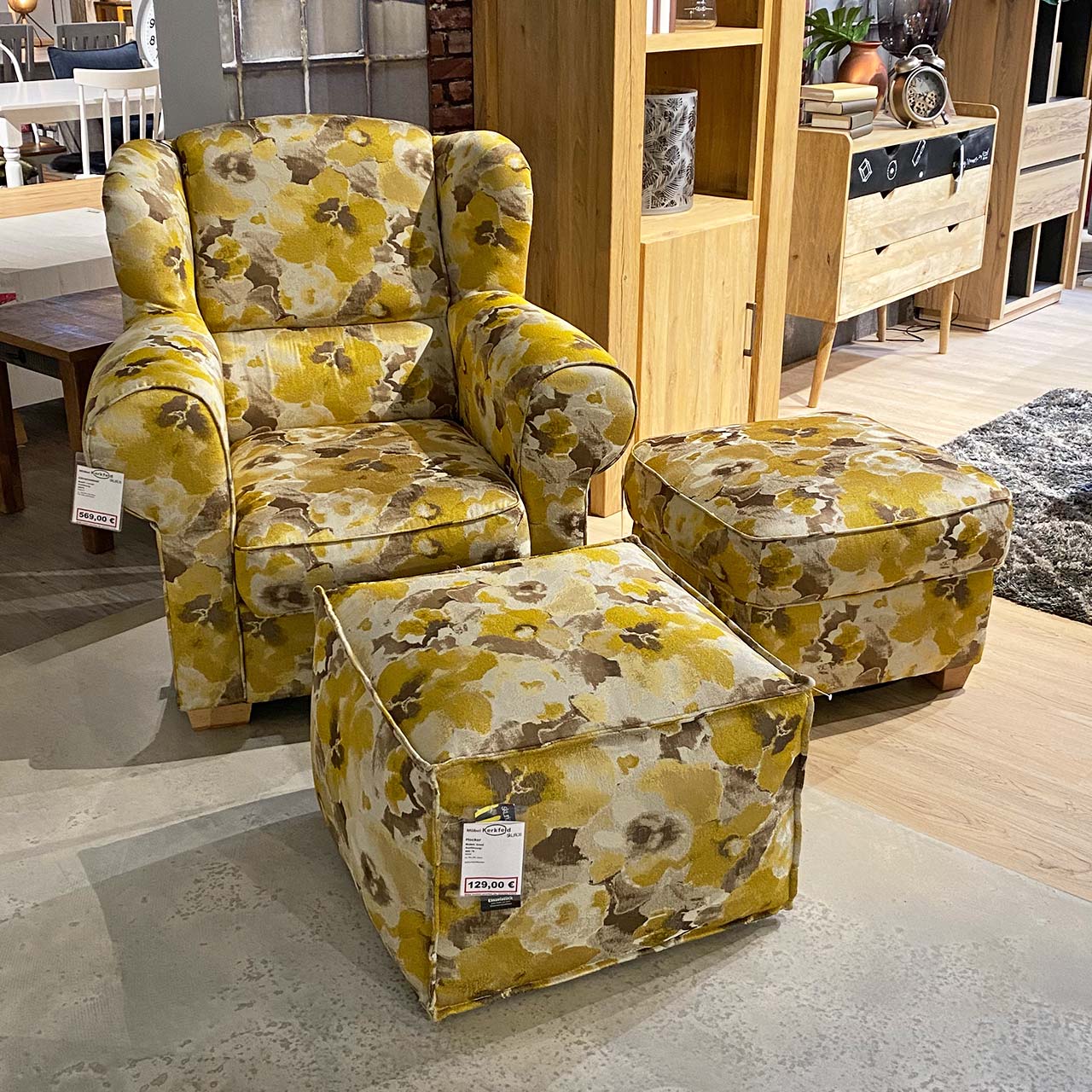 Gutmann Ohrensessel und Hocker Lounge