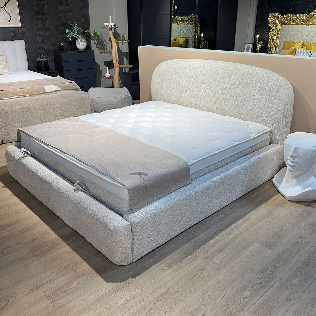 Boxspringbett Elsa mit Bettkasten