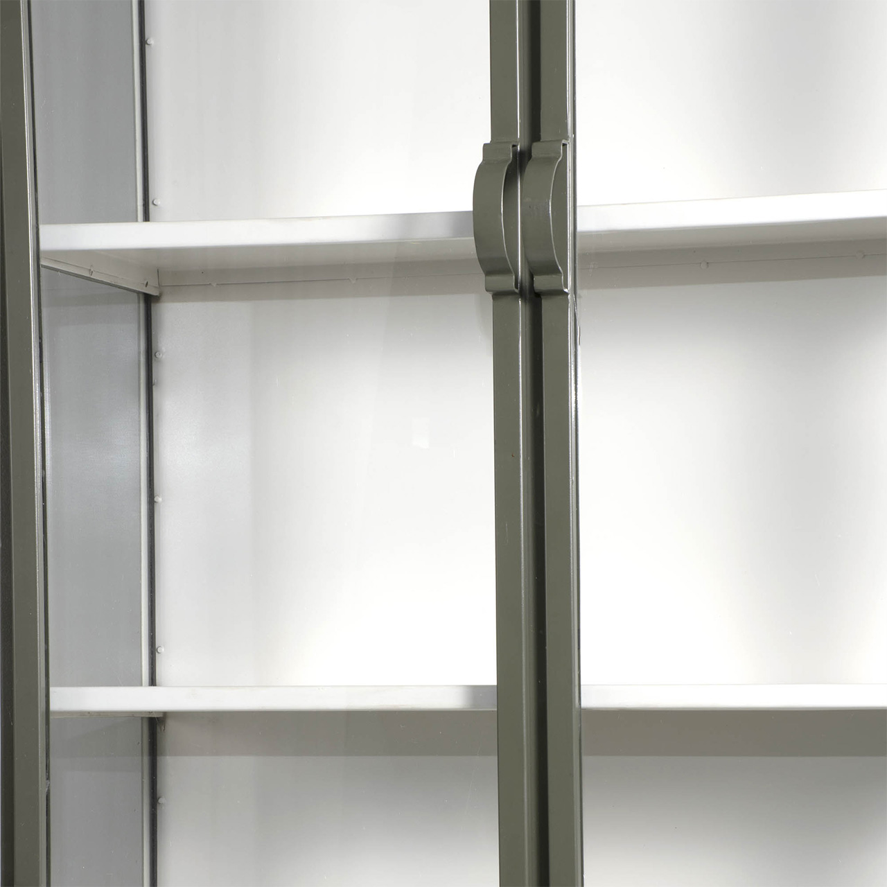 skurios® Home Vitrine